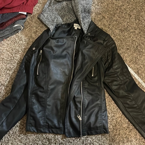 Nice leather jacket - Picture 1 of 4